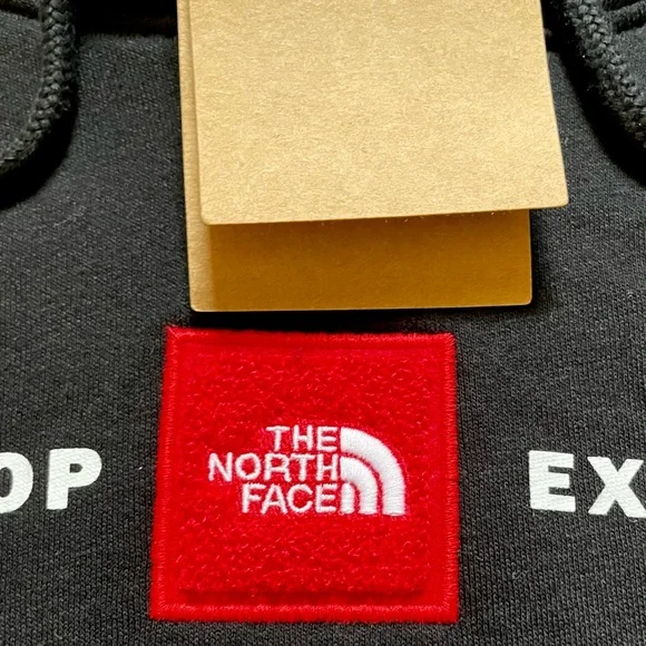 The North Face Men’s Red’s Pullover Hoodie In Black - Picture 3 of 7